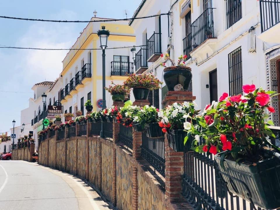 Apartamentos Cantarero Maro Nerja Екстериор снимка